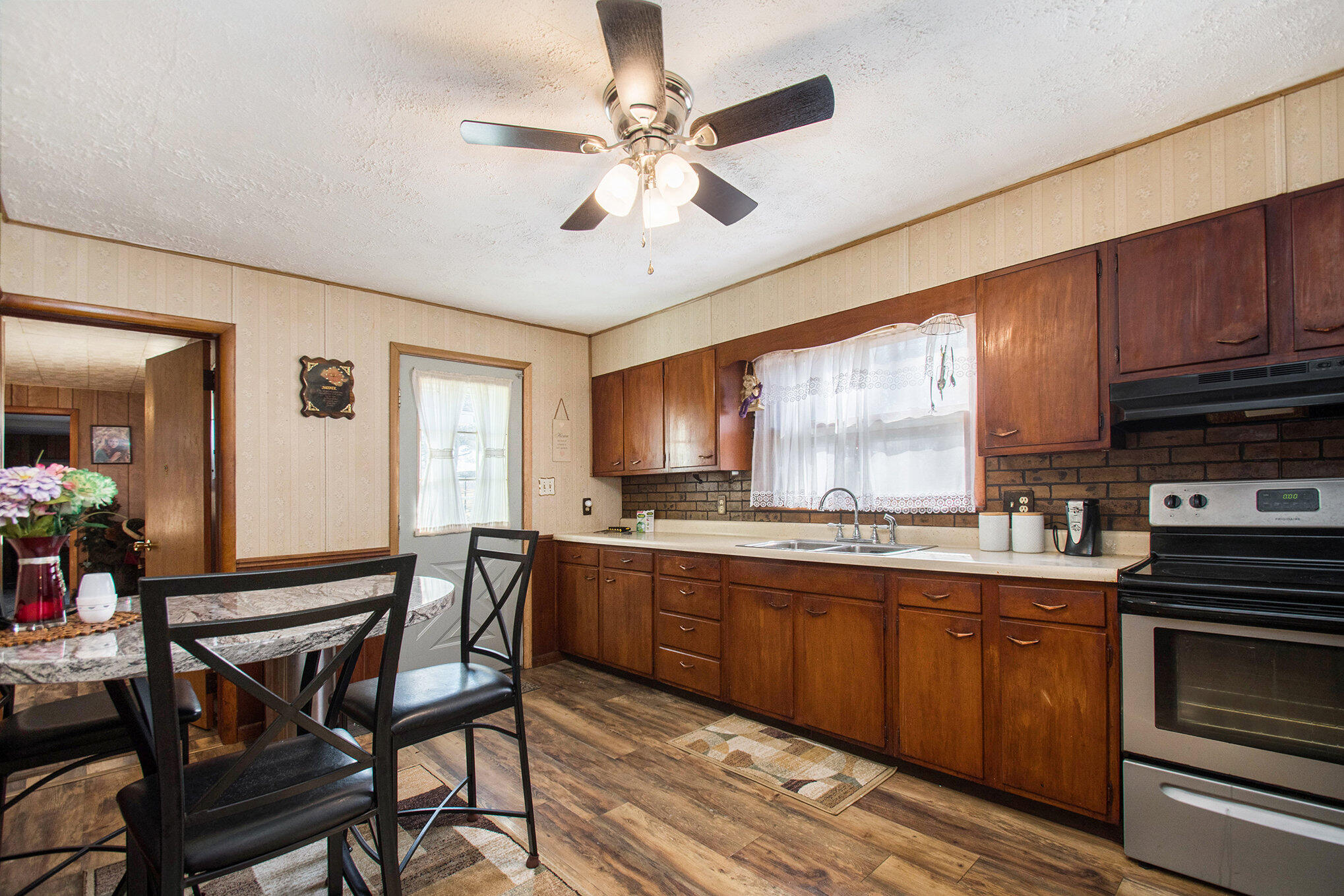 105 Matthew Road Niles, MI 49120 - Photo 5 of 28 Kitchen
