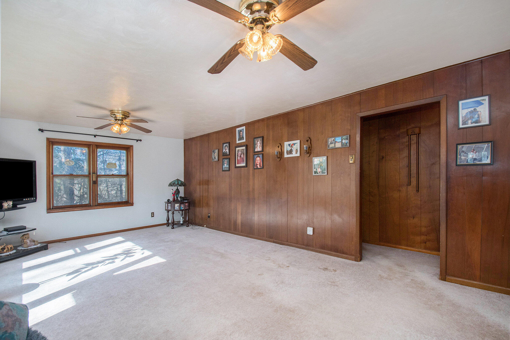 105 Matthew Road Niles, MI 49120 - Photo 8 of 28 Family room