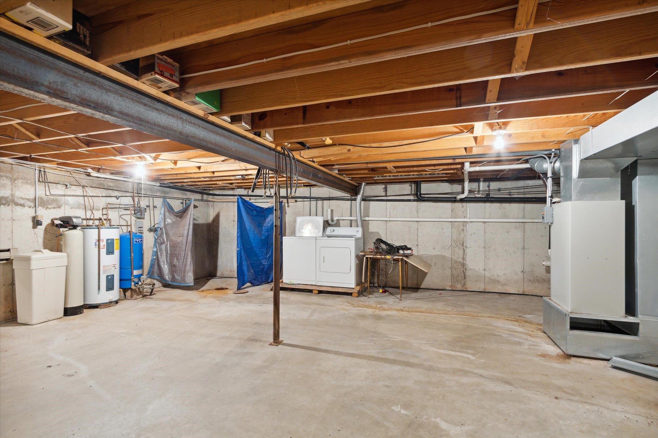 4994 North Unity Road Lena, IL 61048 - Photo 28 of 50 a view of a room with gym equipment