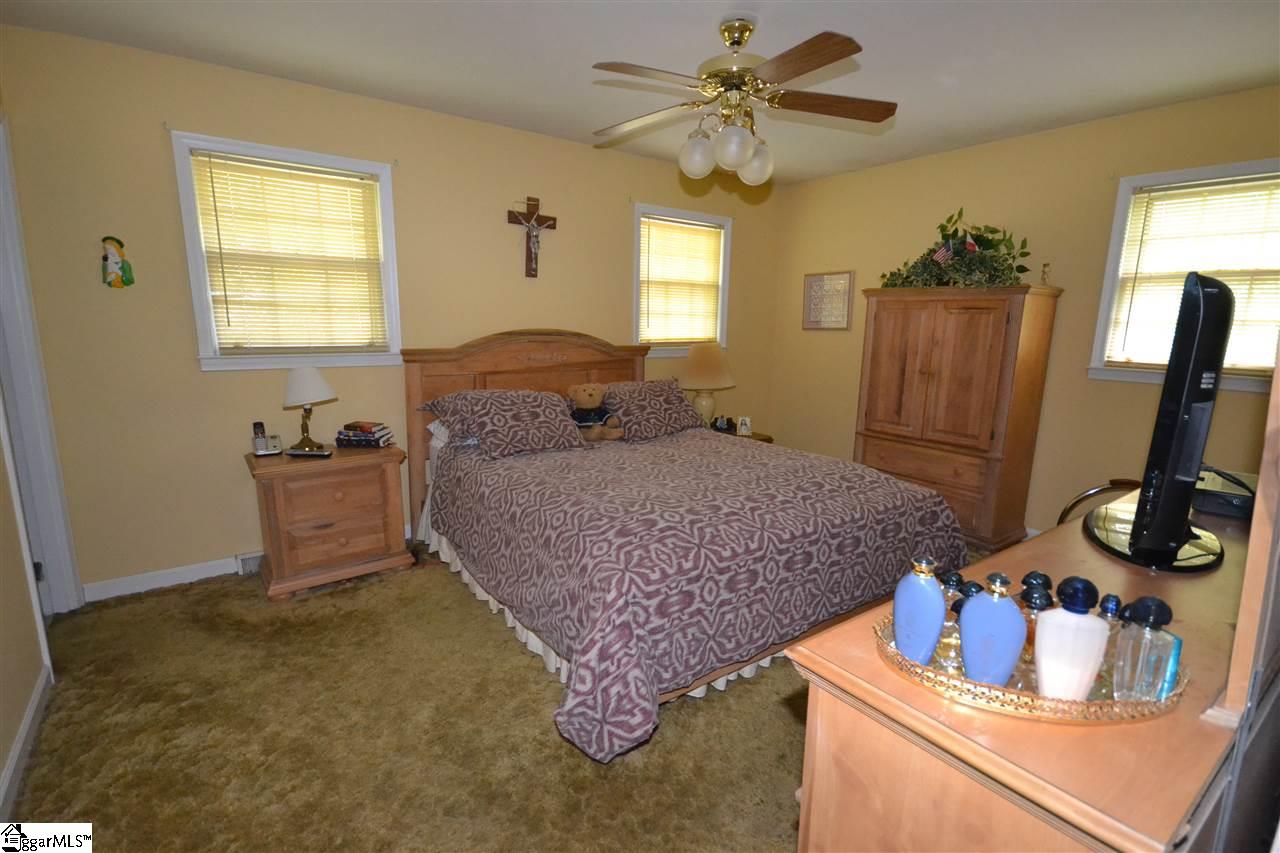 203 Old Mill Road Taylors, SC 29687 - Photo 17 of 36 Gallery Image 17