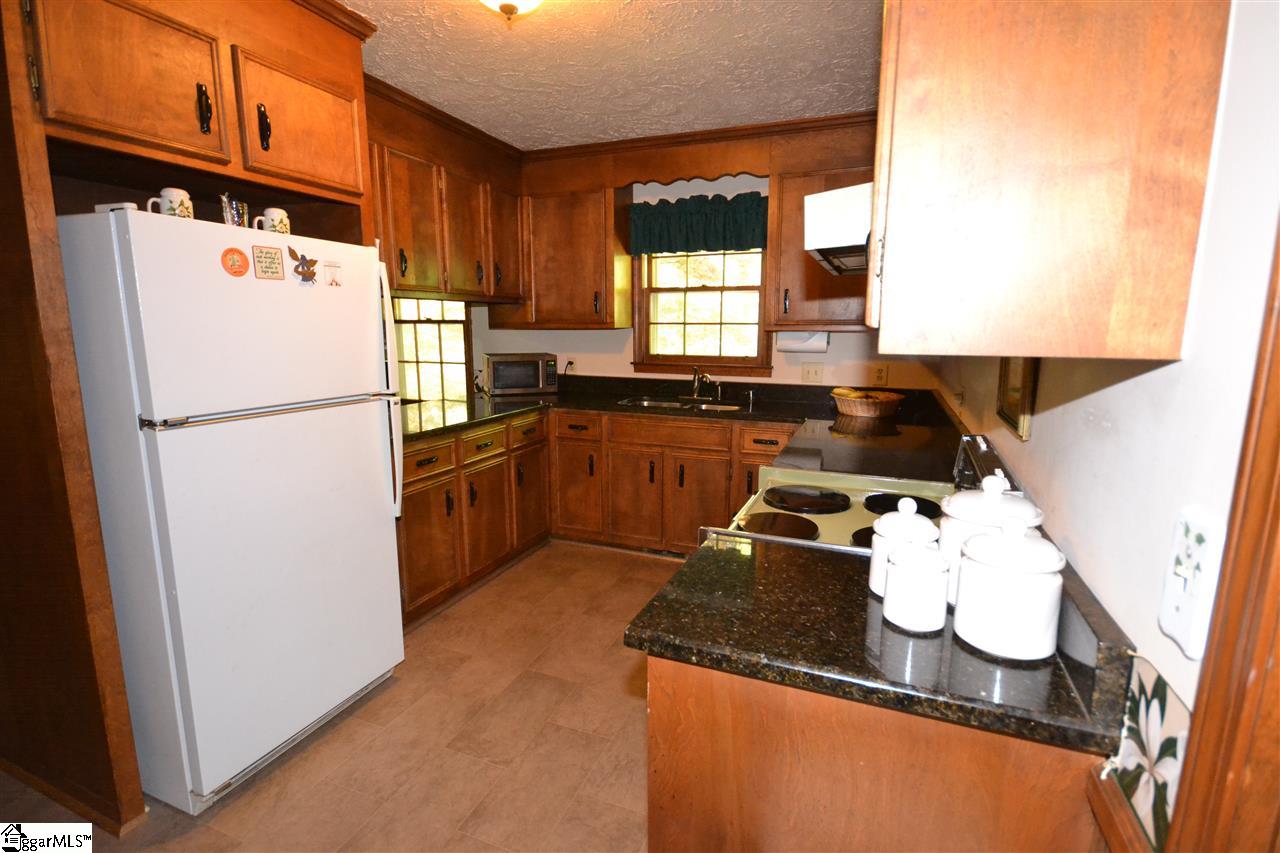 203 Old Mill Road Taylors, SC 29687 - Photo 9 of 36 Gallery Image 9