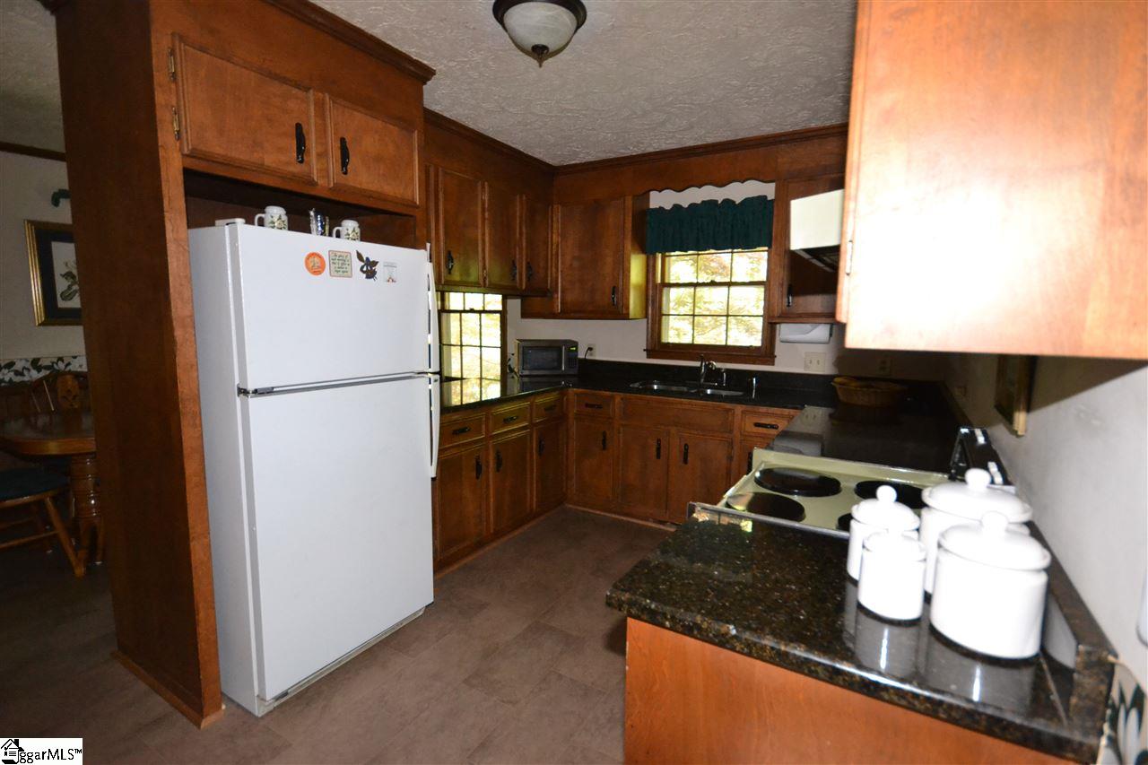 203 Old Mill Road Taylors, SC 29687 - Photo 10 of 36 Gallery Image 10