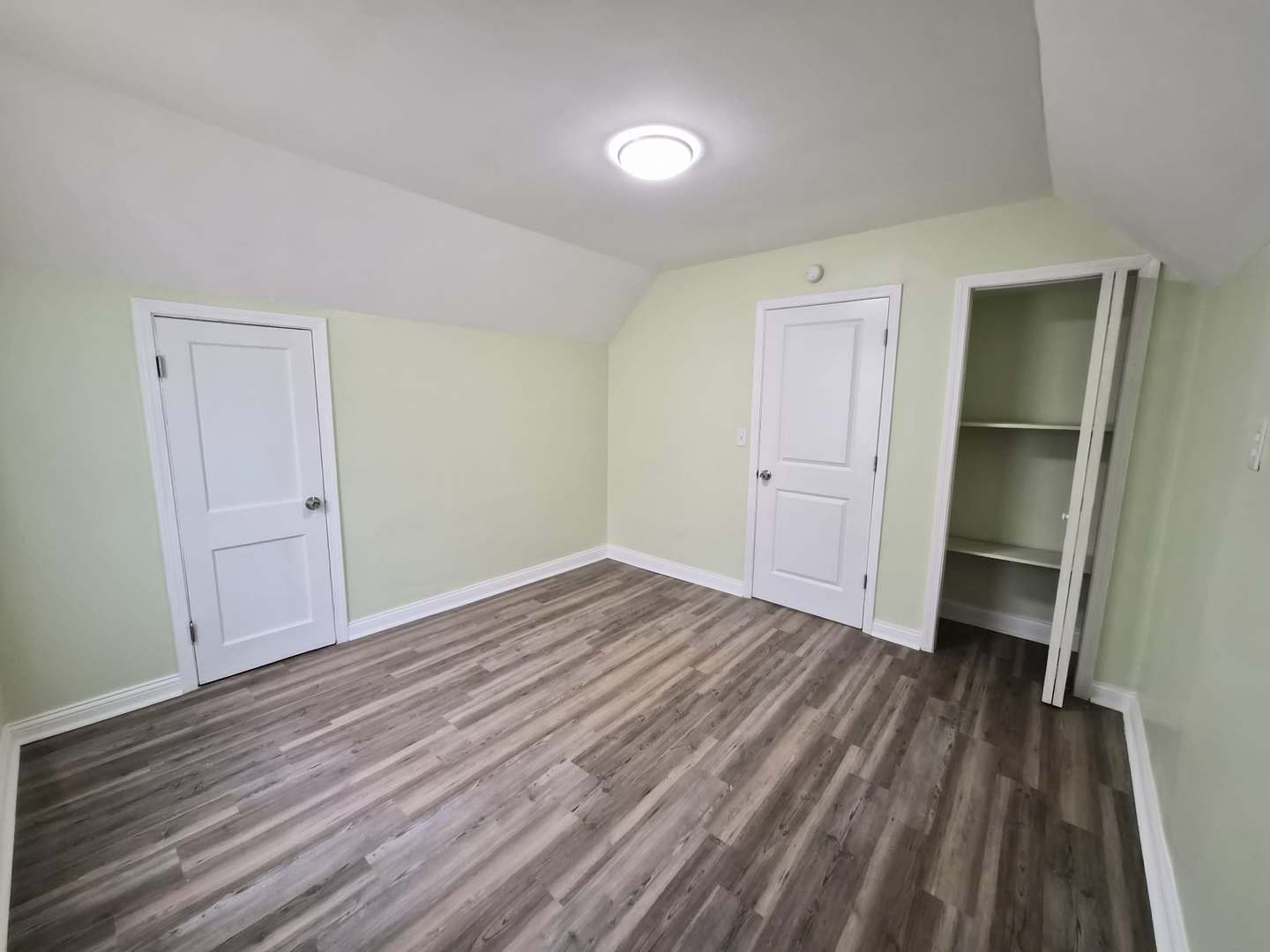 1234 West 72nd Street Chicago, IL 60636 - Photo 15 of 35 wooden floor in an empty room with a window