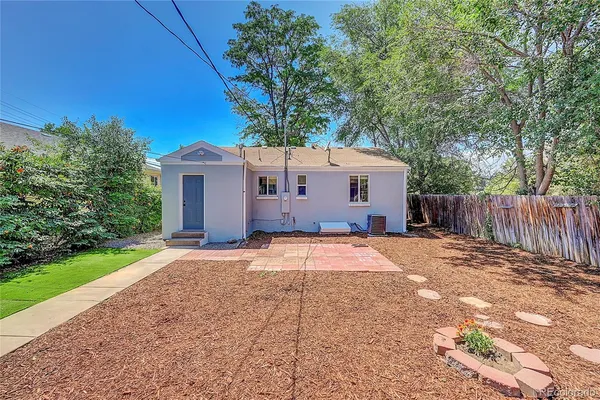 $2,200 | 3080 South Elati Street, Englewood, CO 80110
