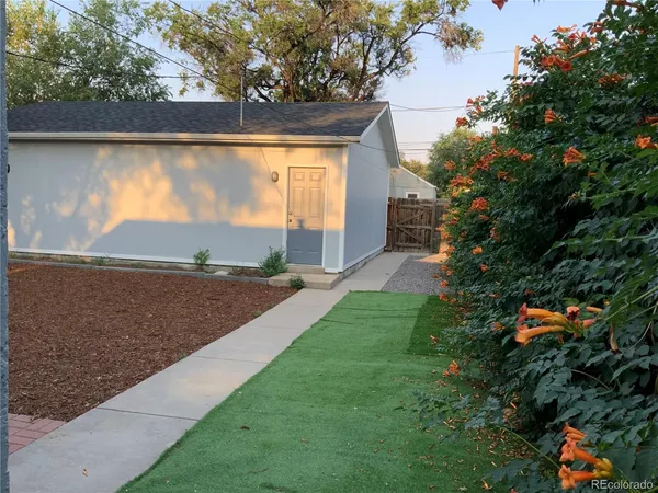 $2,200 | 3080 South Elati Street, Englewood, CO 80110