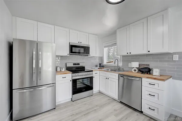 $2,200 | 3080 South Elati Street, Englewood, CO 80110