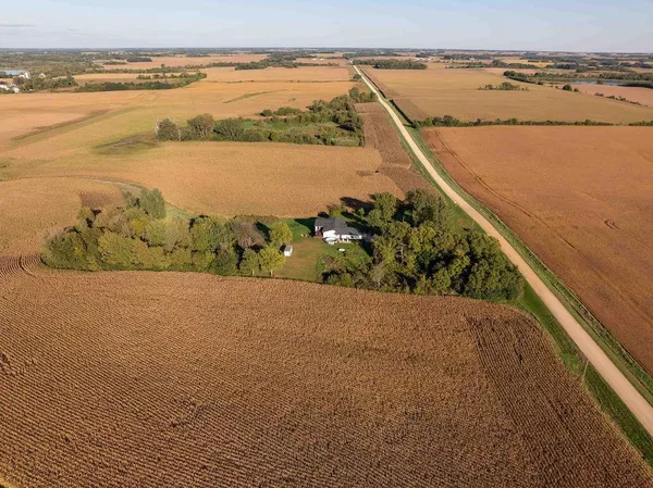 $599,900 | 3271 425th Avenue, Janesville, MN 56048