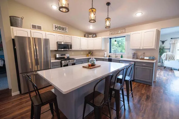 $599,900 | 3271 425th Avenue, Janesville, MN 56048