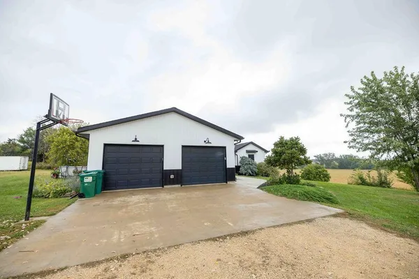 $599,900 | 3271 425th Avenue, Janesville, MN 56048