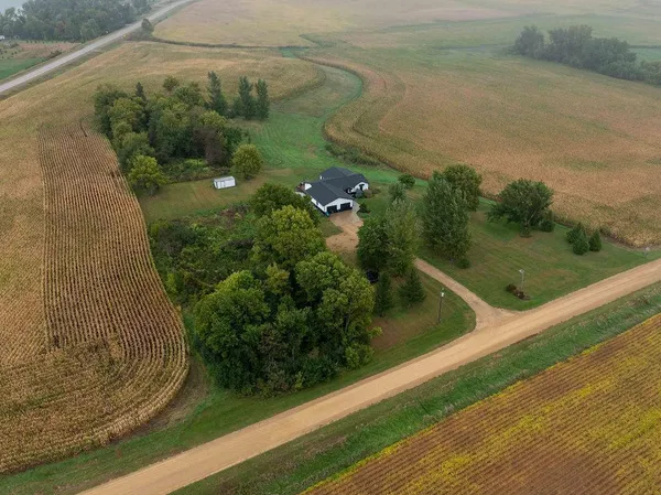 $599,900 | 3271 425th Avenue, Janesville, MN 56048