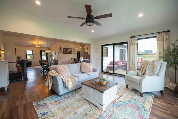 $599,900 | 3271 425th Avenue, Janesville, MN 56048