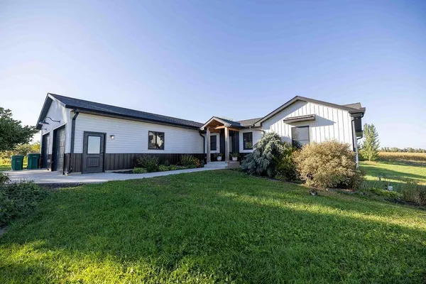 $599,900 | 3271 425th Avenue, Janesville, MN 56048