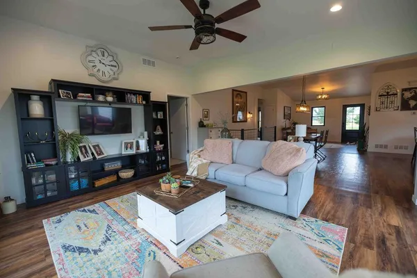 $599,900 | 3271 425th Avenue, Janesville, MN 56048