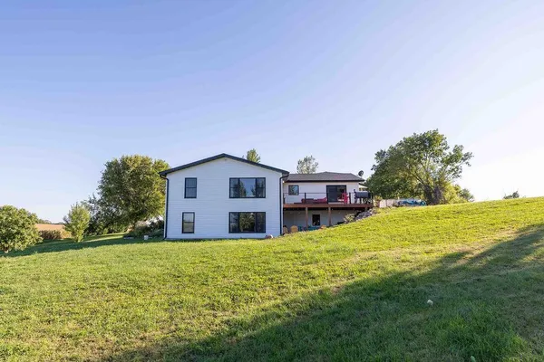 $599,900 | 3271 425th Avenue, Janesville, MN 56048