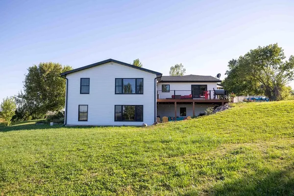 $599,900 | 3271 425th Avenue, Janesville, MN 56048