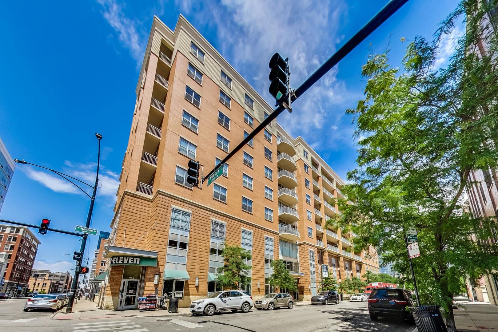 950 West Monroe Street, Unit 902 Chicago, IL 60607 - Photo 2 of 28