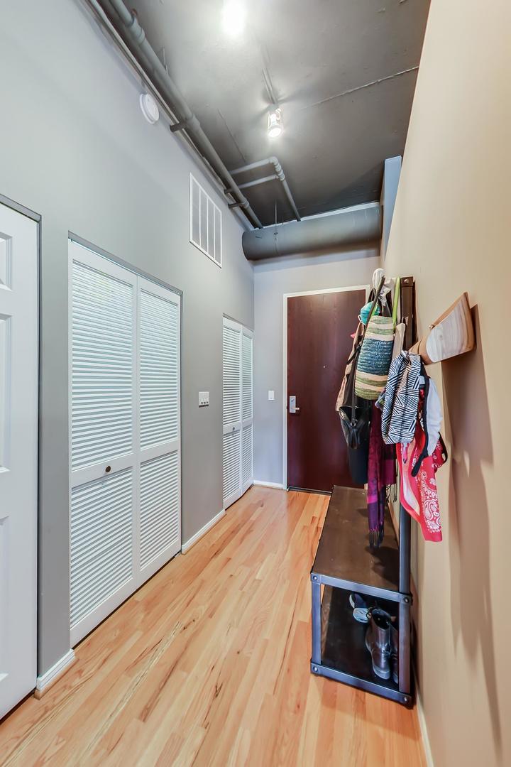 950 West Monroe Street, Unit 902 Chicago, IL 60607 - Photo 18 of 28