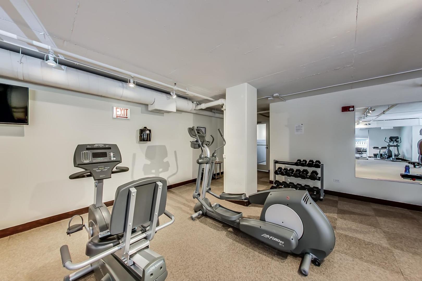 950 West Monroe Street, Unit 902 Chicago, IL 60607 - Photo 23 of 28