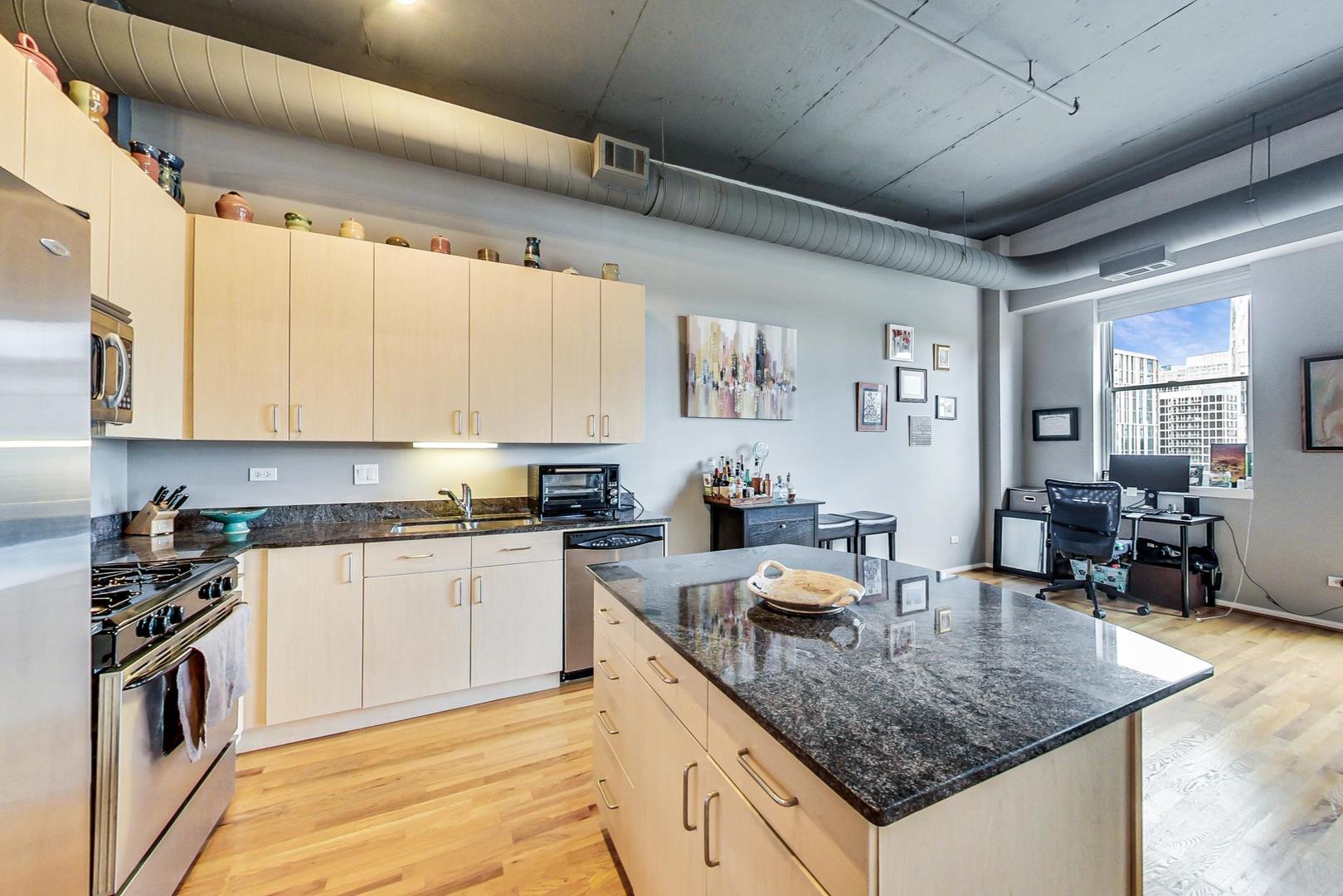 950 West Monroe Street, Unit 902 Chicago, IL 60607 - Photo 10 of 28