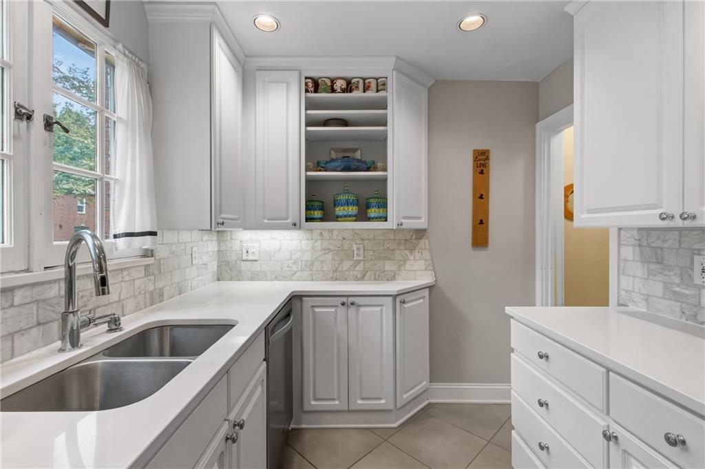 447 Sulgrave Road Pittsburgh, PA 15211 - Photo 17 of 38 Gallery Image 17