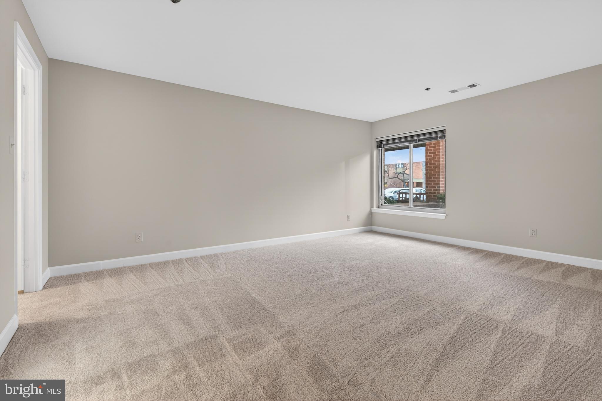 2 Southerly Court, Unit 101 Baltimore, MD 21286 - Photo 13 of 27 Primary bedroom