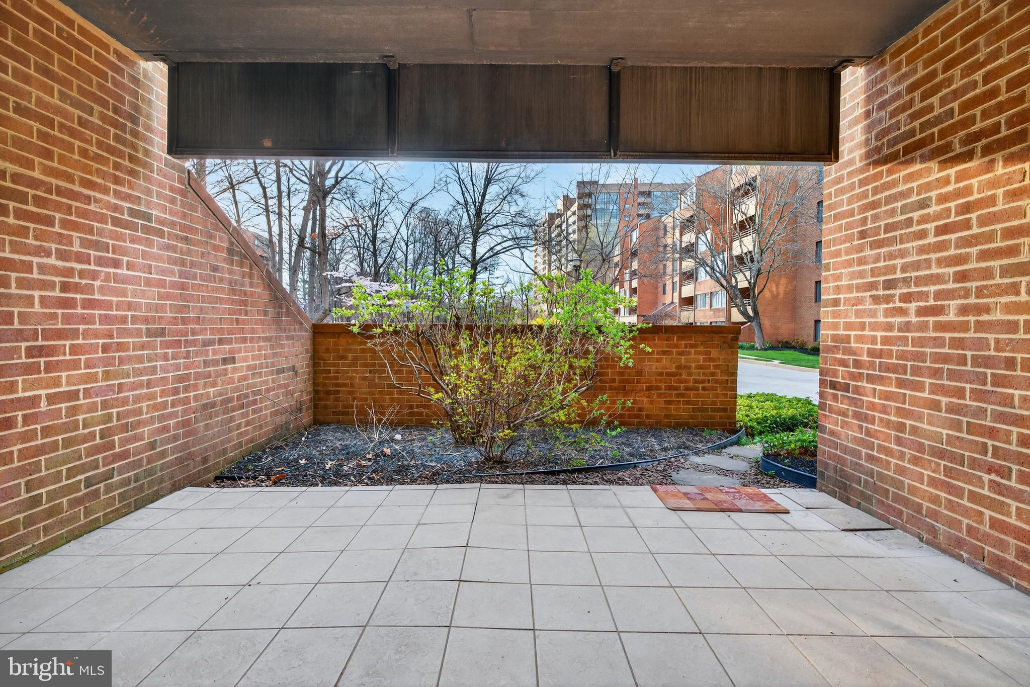 2 Southerly Court, Unit 101 Baltimore, MD 21286 - Photo 18 of 27 Private patio with room for table, chairs, etc.