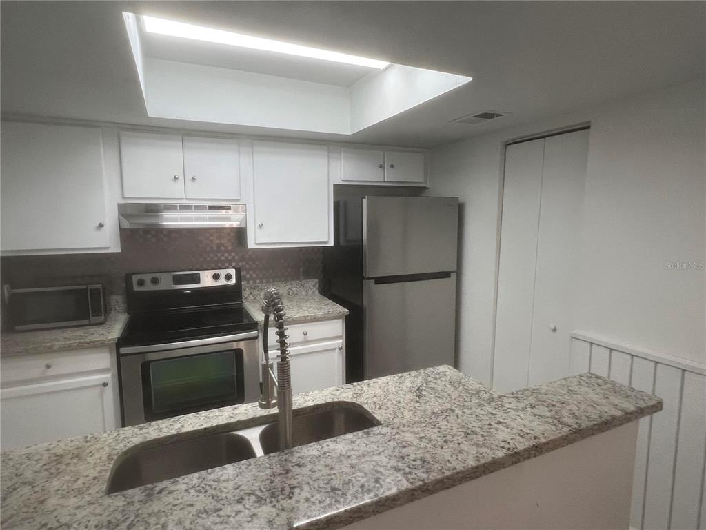4303 Southwest 70th Terrace Gainesville, FL 32608 - Photo 2 of 25
