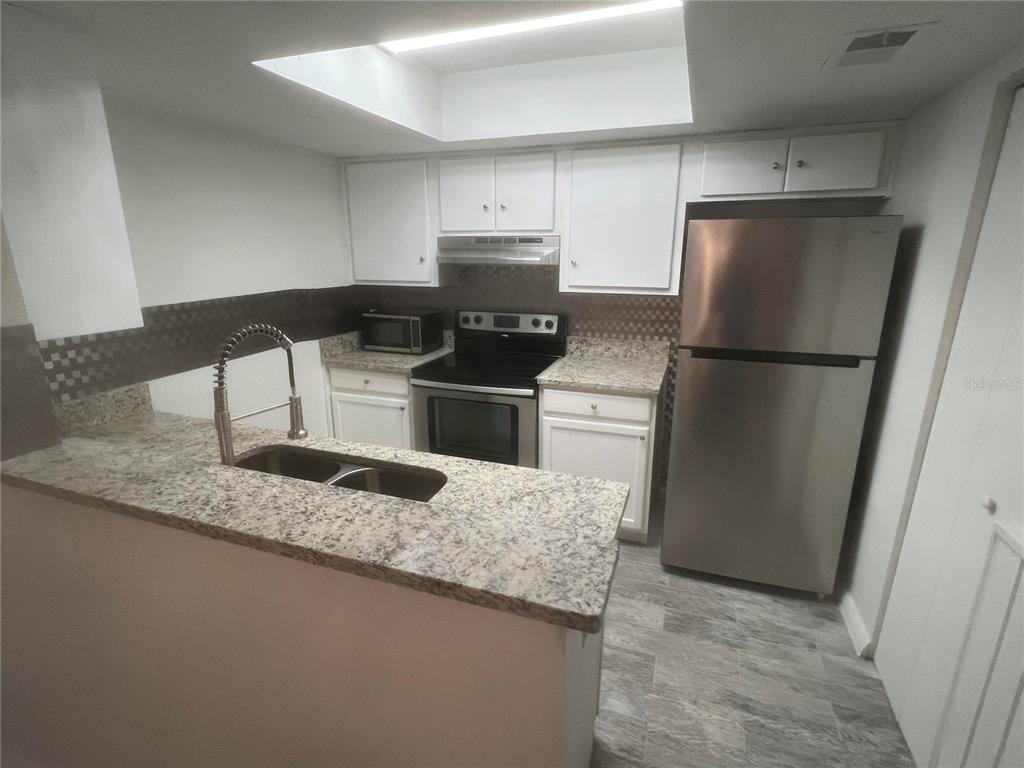 4303 Southwest 70th Terrace Gainesville, FL 32608 - Photo 3 of 25