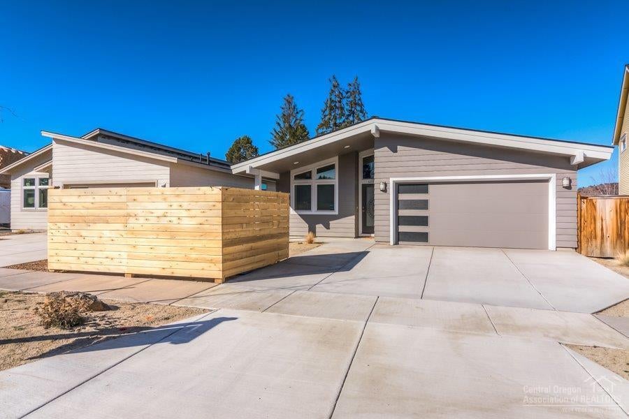 62013 Dantili Road Bend, OR 97701 - Photo 1 of 25 Primary Photo