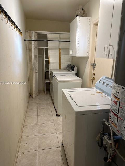 8932 Ridgeland Drive Cutler Bay, FL 33157 - Photo 10 of 12 a utility room with dryer and washer