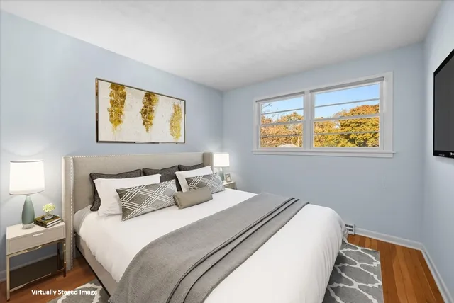 $360,000 | 906 West Roosevelt Road, Wheaton, IL 60187