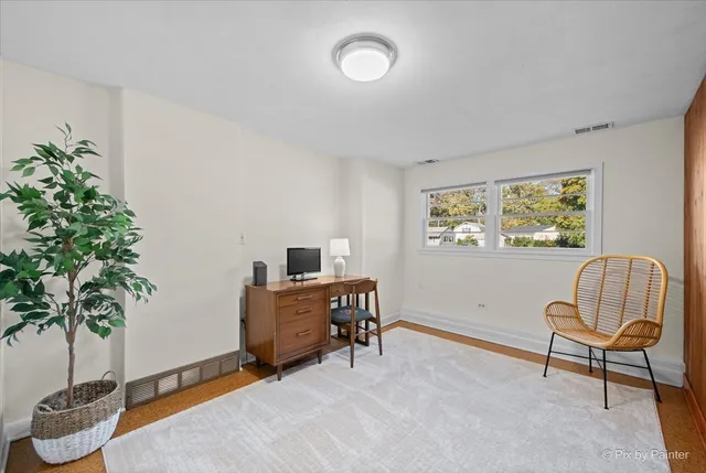 $360,000 | 906 West Roosevelt Road, Wheaton, IL 60187