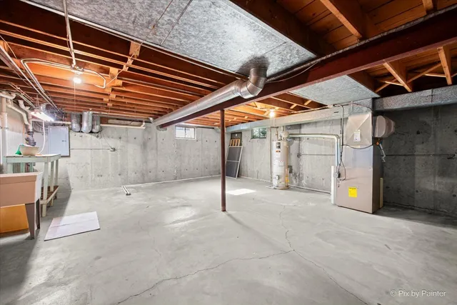 $360,000 | 906 West Roosevelt Road, Wheaton, IL 60187