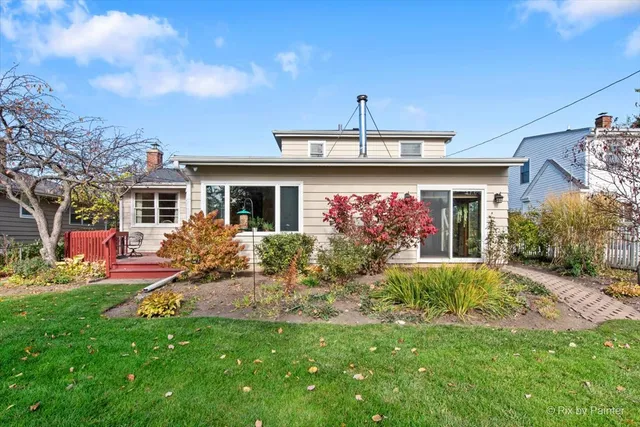 $360,000 | 906 West Roosevelt Road, Wheaton, IL 60187