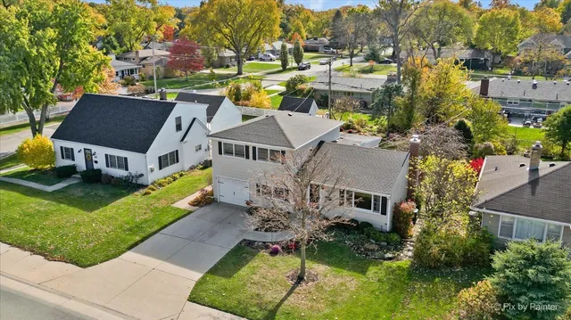 $360,000 | 906 West Roosevelt Road, Wheaton, IL 60187