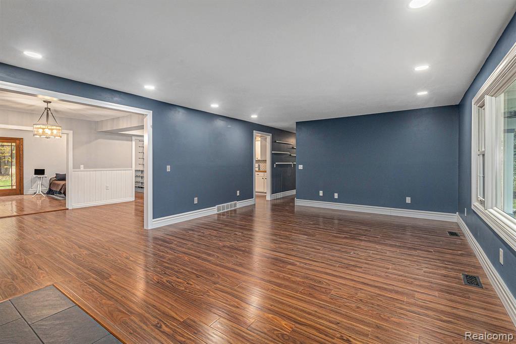 7135 Jordan Road Grand Blanc, MI 48439 - Photo 9 of 33 Gallery Image 9