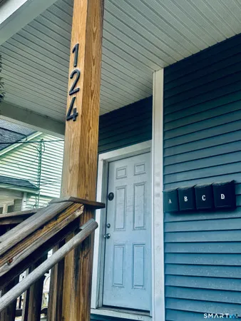 $1,100 | 124 Meriden Road, Waterbury, CT 06705