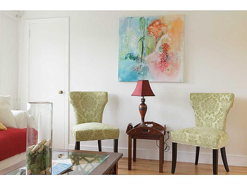 11 Chambers Road Cape Elizabeth, ME 04107 - Photo 14 of 29 Living Room.