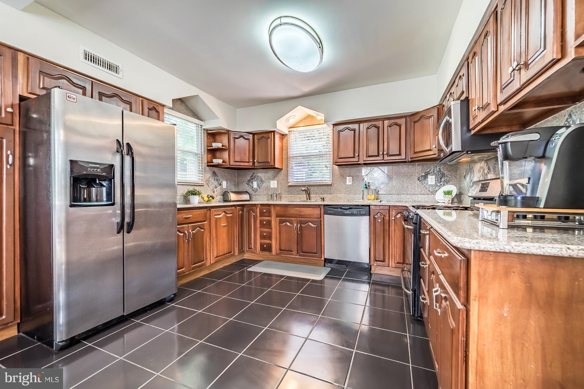 11701 Galt Avenue Silver Spring, MD 20902 - Photo 10 of 29 Kitchen