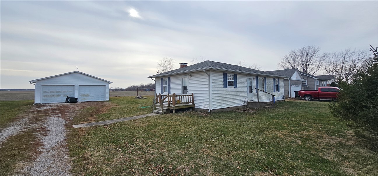 206 East Fifth Street St. Peter, IL 62880 - Photo 23 of 23 a view of a house with a yard