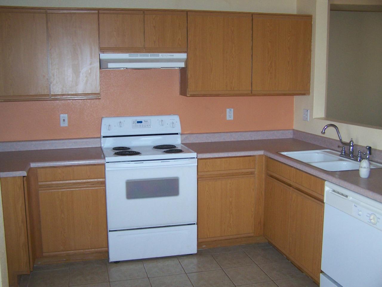 11840 West Bloomfield Road El Mirage, AZ 85335 - Photo 3 of 6 Kitchen