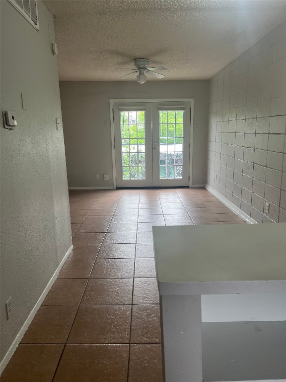 311 East 31st Street, Unit 308 Austin, TX 78705 - Photo 9 of 26 a view of an empty room with a window