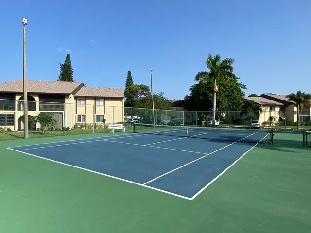 $179,900 | 338 Pine Ridge Circle, Unit B2, Greenacres, FL 33463