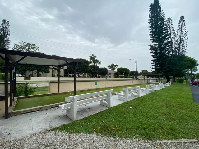 $179,900 | 338 Pine Ridge Circle, Unit B2, Greenacres, FL 33463