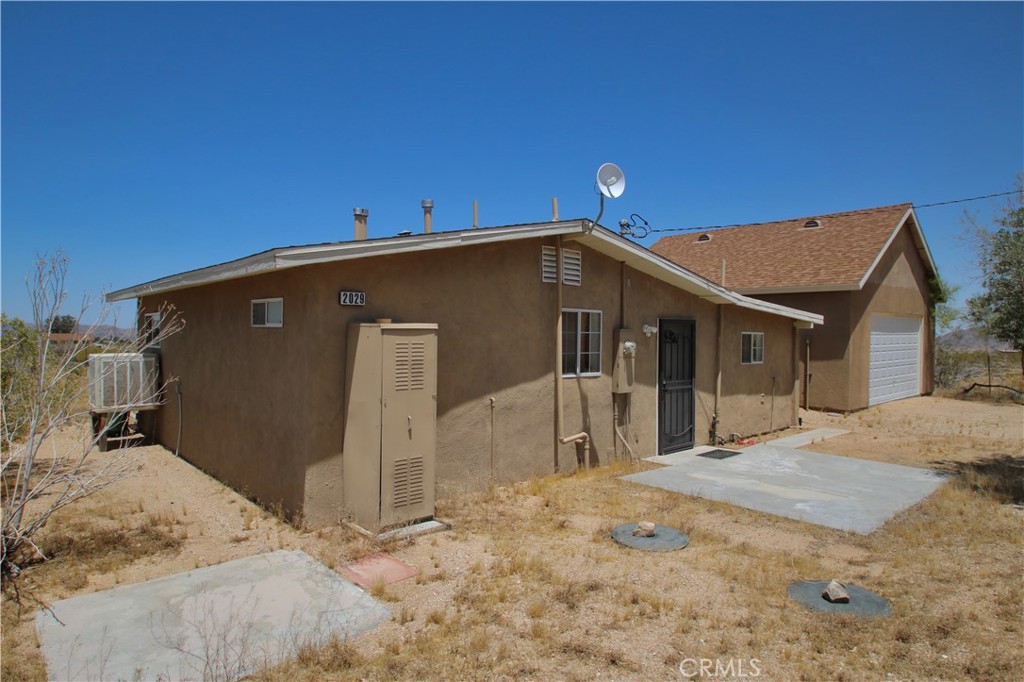 2029 Wamego Road Landers, CA 92285 - Photo 3 of 48