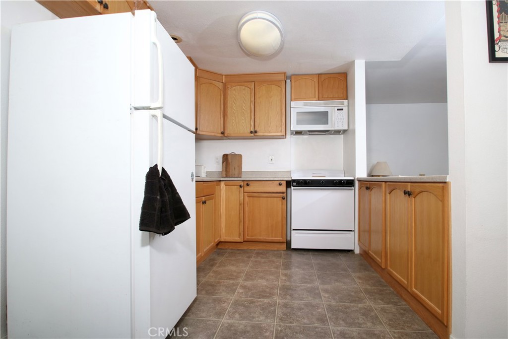 2029 Wamego Road Landers, CA 92285 - Photo 8 of 48