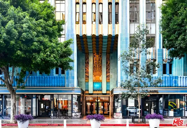 $3,995 | 849 South Broadway, Unit M8, Los Angeles, CA 90014