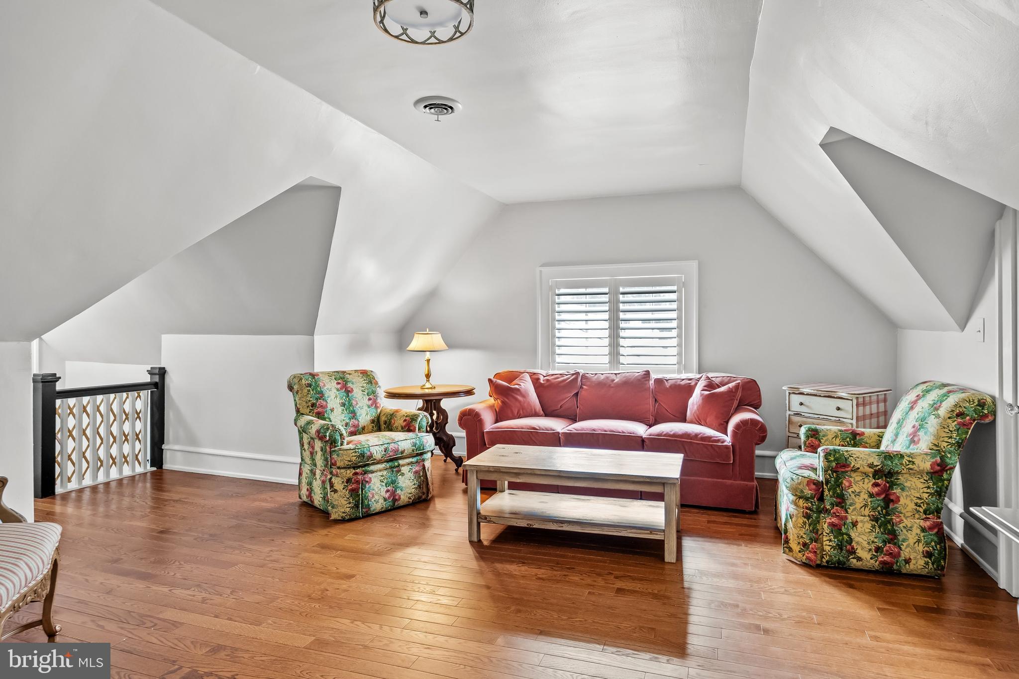 1103 Golf Road Cinnaminson, NJ 08077 - Photo 64 of 91 Third floor sitting room