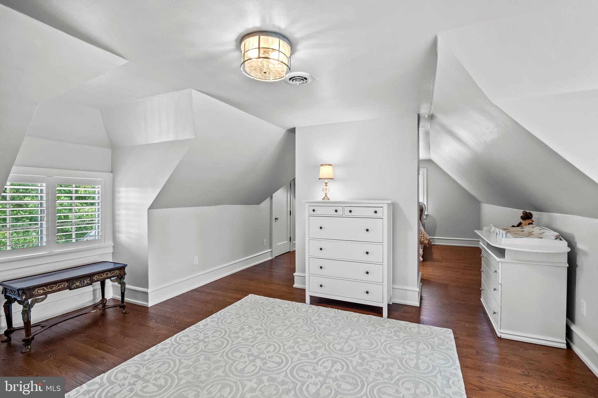 1103 Golf Road Cinnaminson, NJ 08077 - Photo 66 of 91 Third floor dressing room