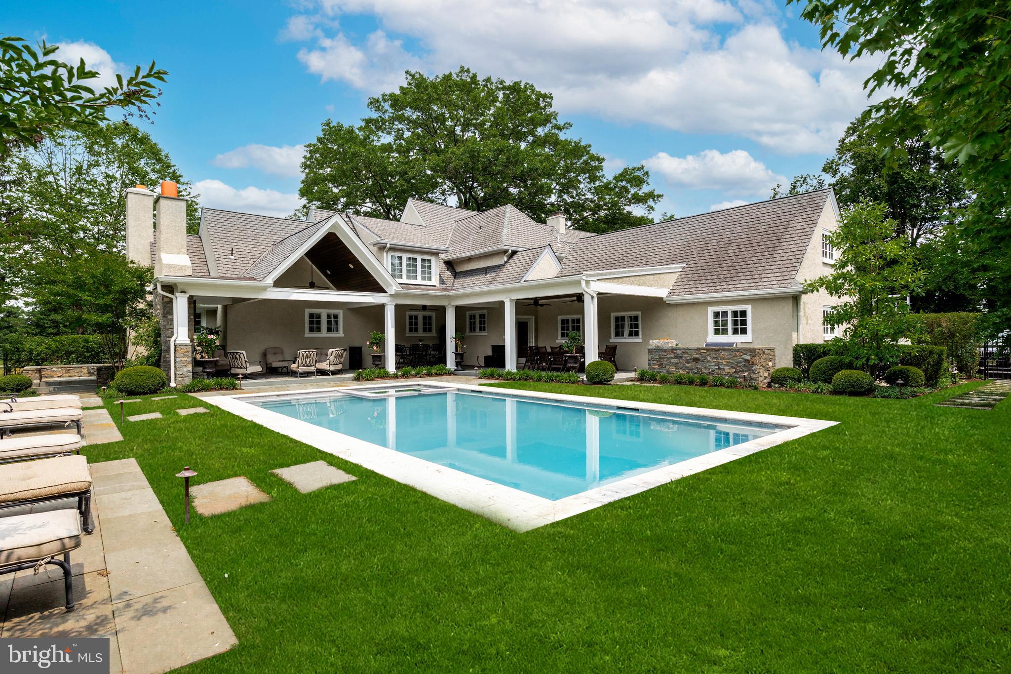1103 Golf Road Cinnaminson, NJ 08077 - Photo 71 of 91 Professional landscaping